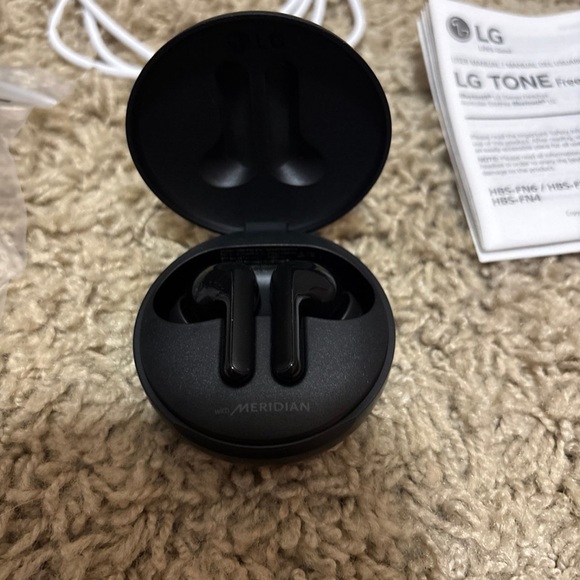 LG Tone Free Bluetooth Headset Manual - Picture 3 of 3